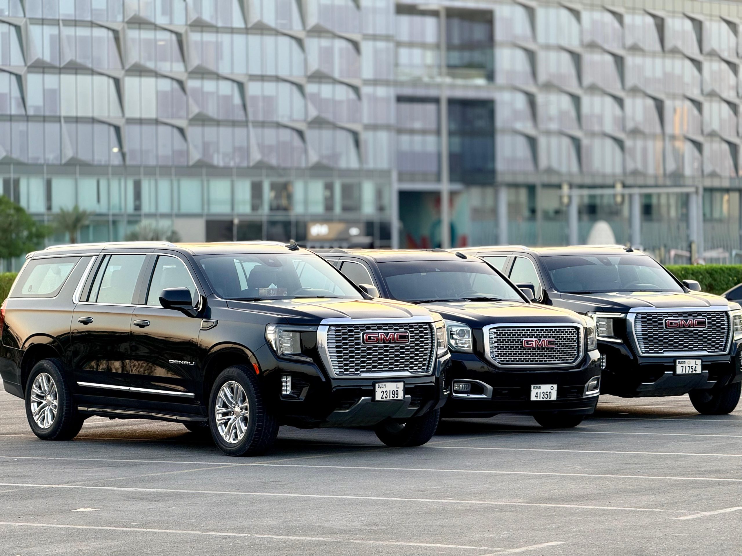 GMC Yukon XL 2025 Chauffeur Car Hire Dubai