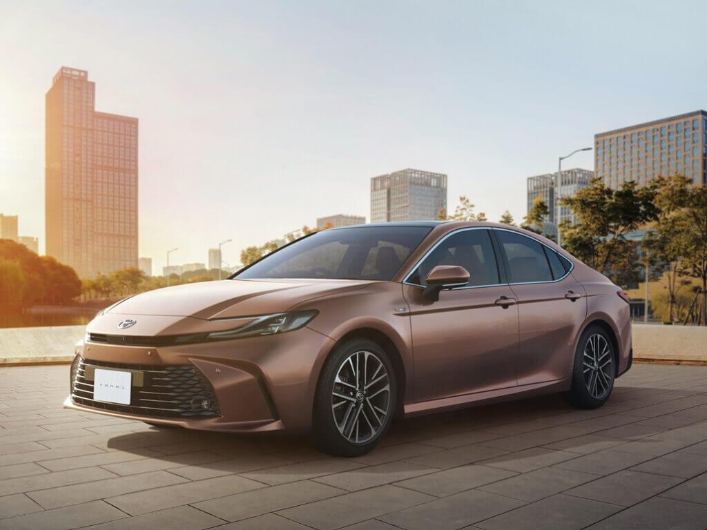 2025-Toyota-Camry-2-rotated
